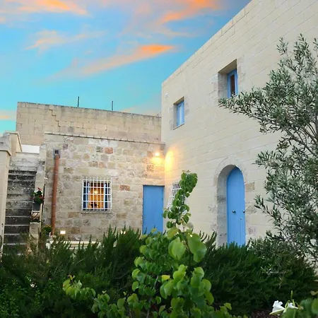 Four Winds Villa *